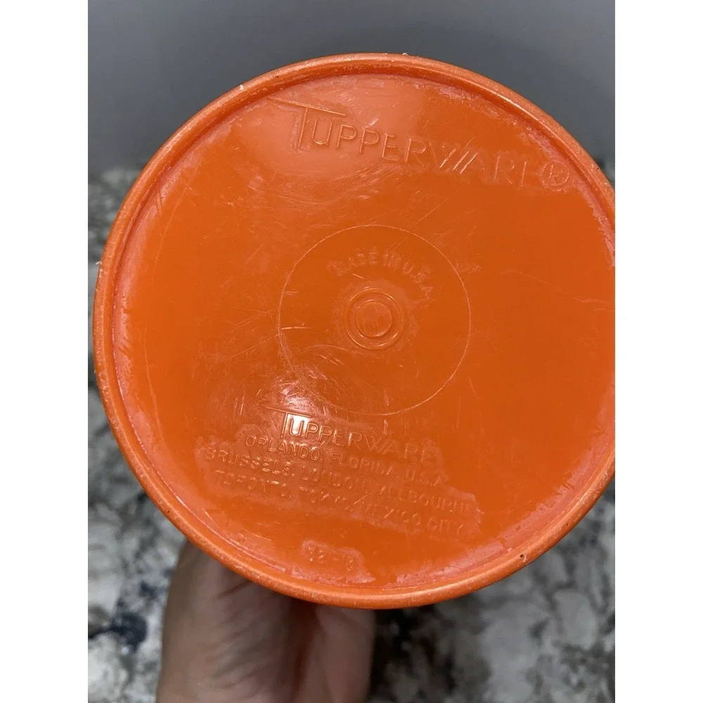 Tupperware Orange 32 oz #321  Container Round With Lid